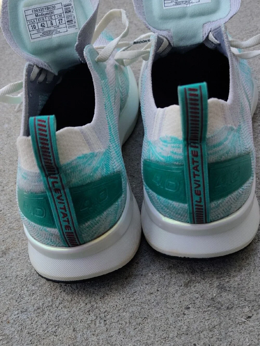 Brooks Levitate -Women's Athletic Sneakers in Teal and White